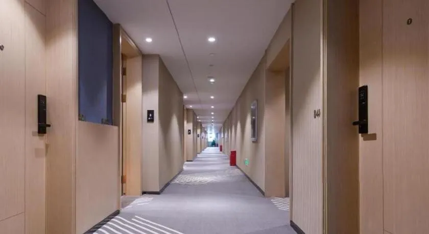 ZMAX Hotels Shenzhen Lianhuacun Metro Station