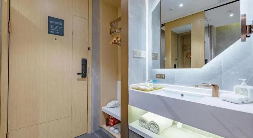 ZMAX Hotels Shenzhen Lianhuacun Metro Station