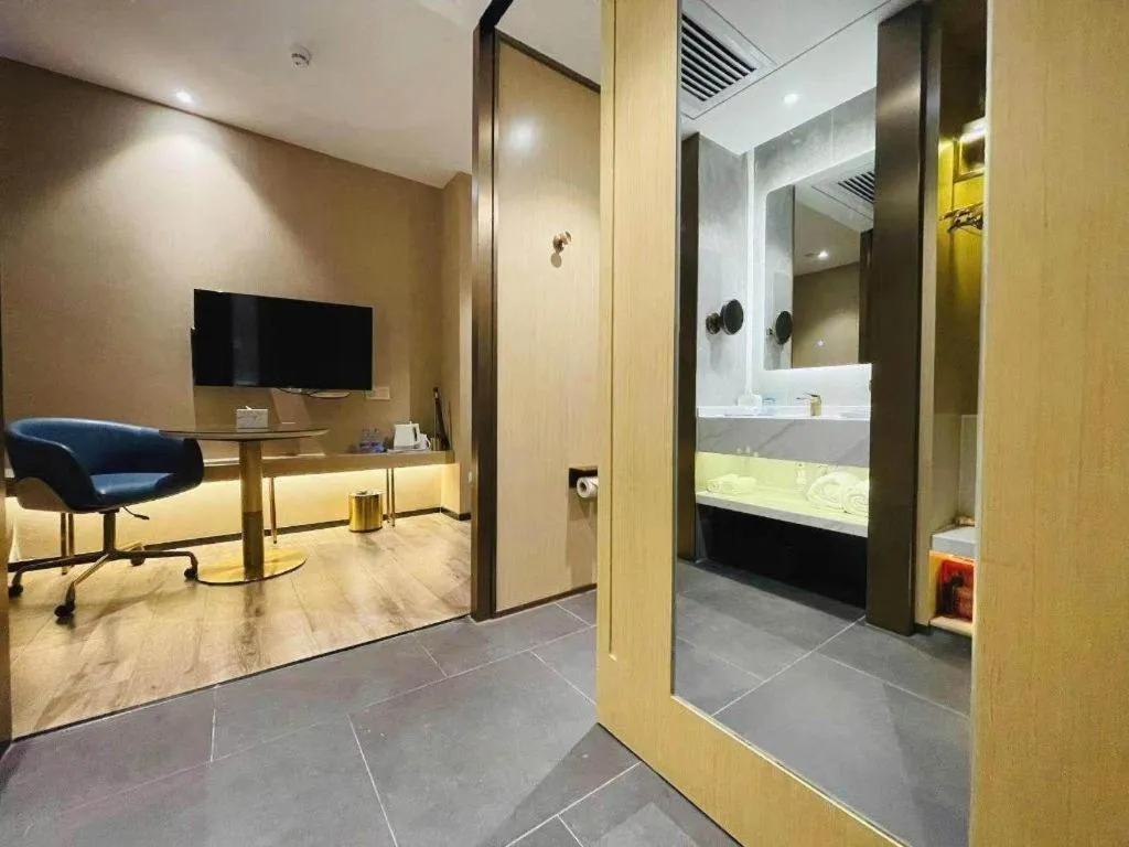 ZMAX Hotels Shenzhen Lianhuacun Metro Station