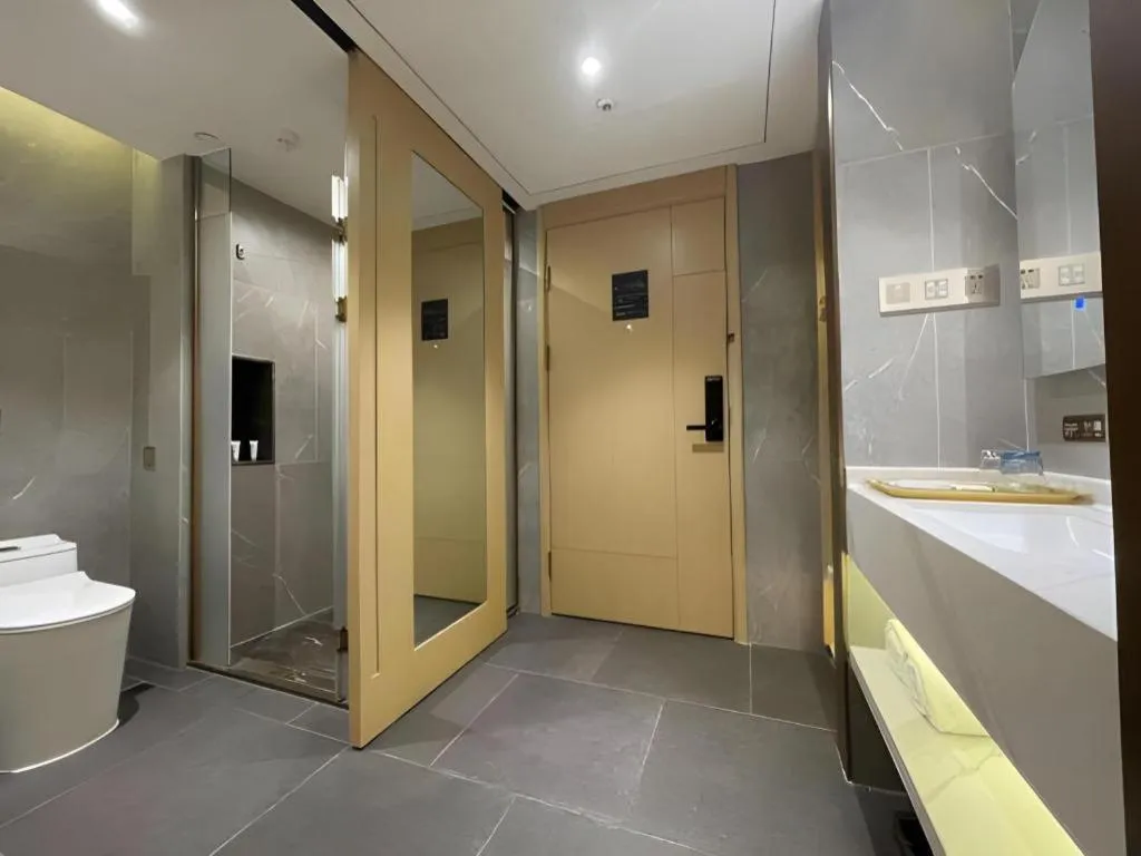 ZMAX Hotels Shenzhen Lianhuacun Metro Station