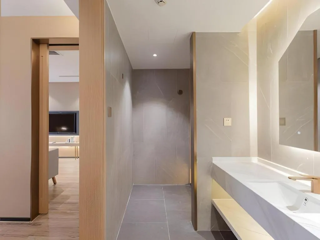 ZMAX Hotels Shenzhen Lianhuacun Metro Station