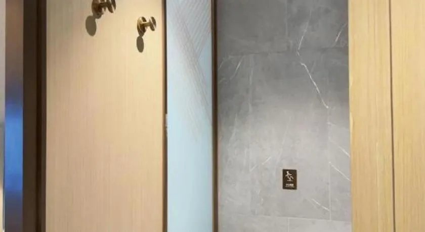 ZMAX Hotels Shenzhen Lianhuacun Metro Station