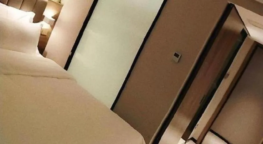 Bed in 7 Days Premium Hotel Chongqing Jiangbei International Airport Terminal 3