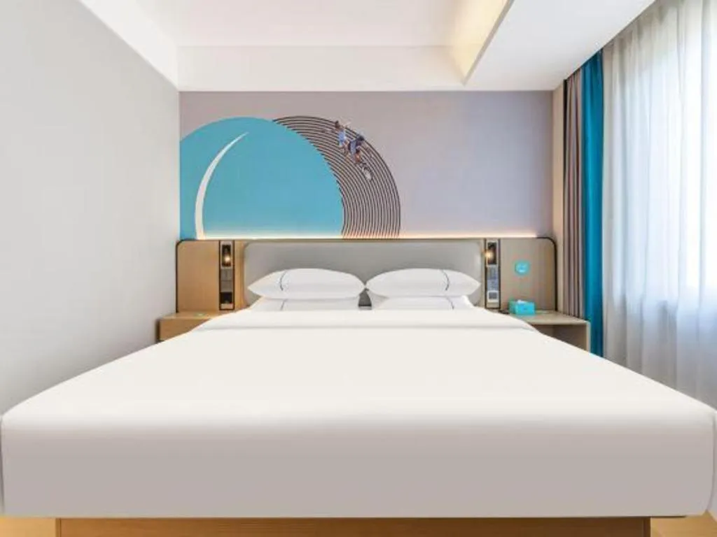 Bed in City Comfort Inn Kunming Xi'an Kang Road