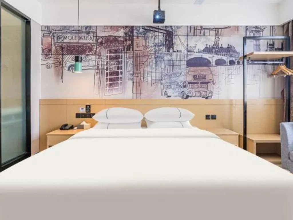 Bed in City Comfort Inn Kunming Xi'an Kang Road