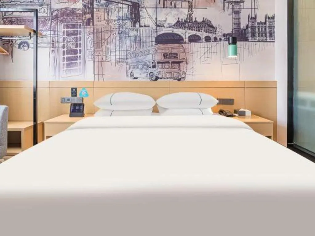 Bed in City Comfort Inn Kunming Xi'an Kang Road