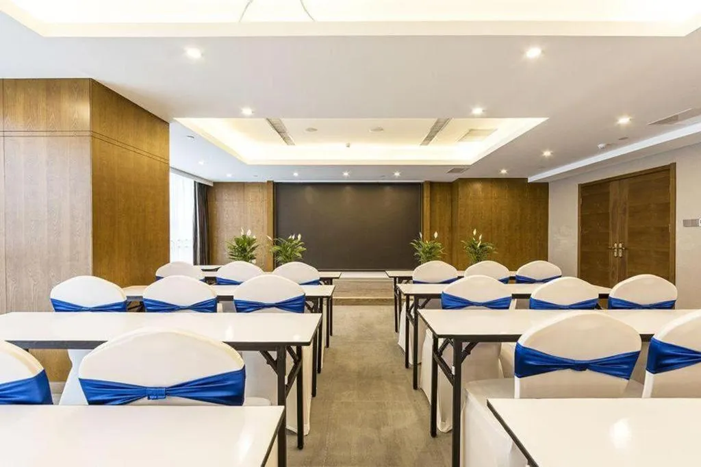 James Joyce Coffetel Zhengzhou Beilong Wetland Park