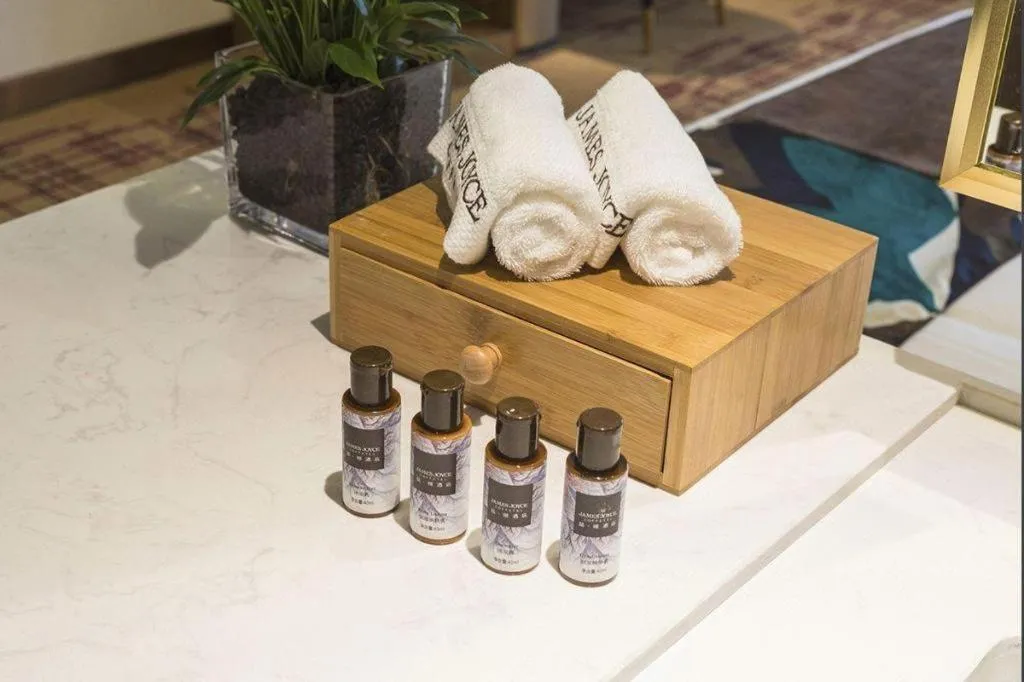 James Joyce Coffetel Zhengzhou Beilong Wetland Park