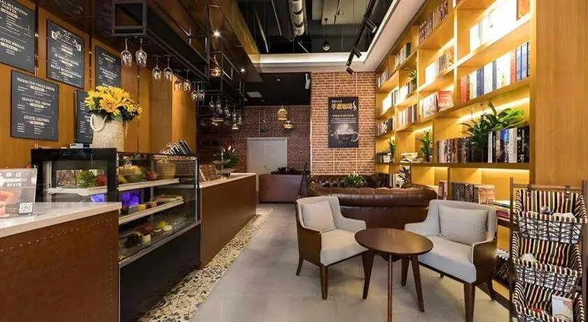 James Joyce Coffetel Zhengzhou Beilong Wetland Park