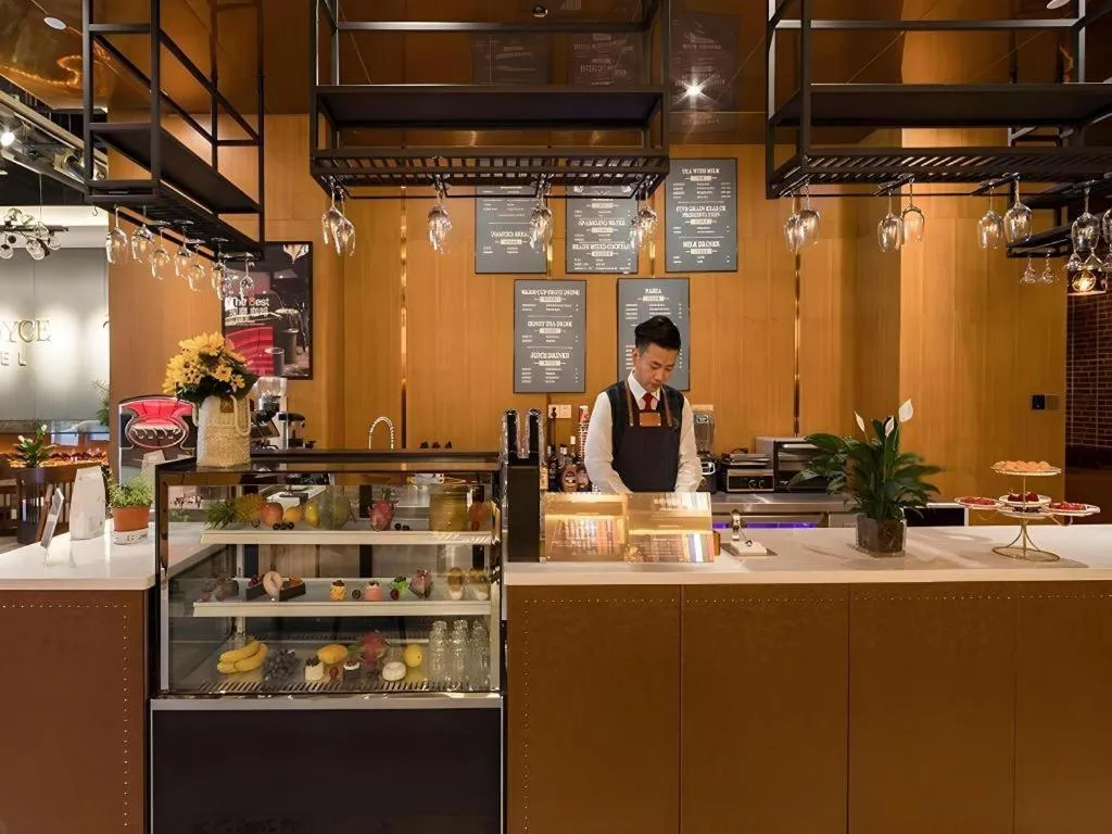 James Joyce Coffetel Zhengzhou Beilong Wetland Park