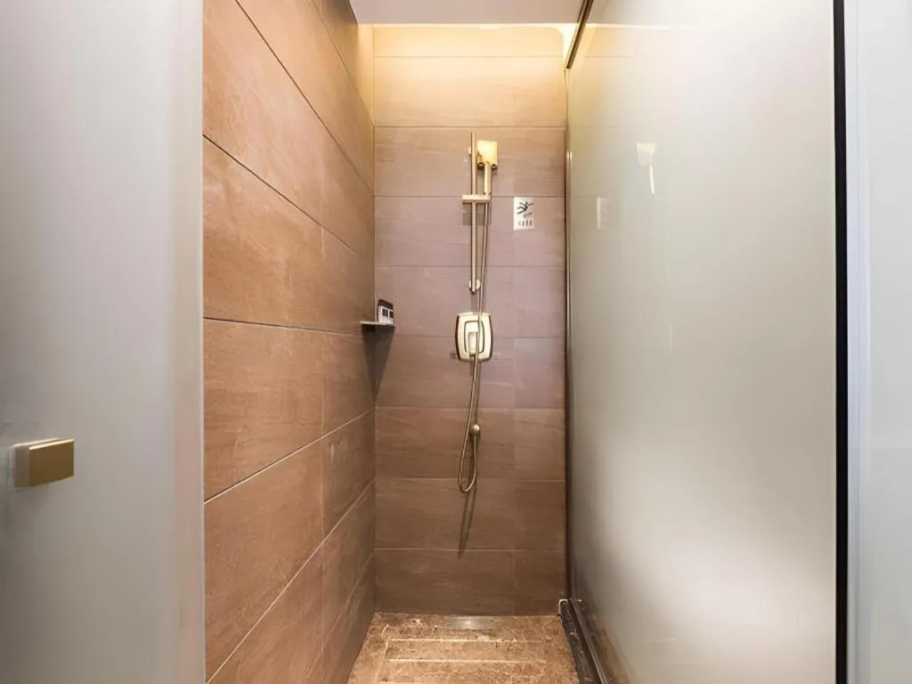 James Joyce Coffetel Zhengzhou Beilong Wetland Park