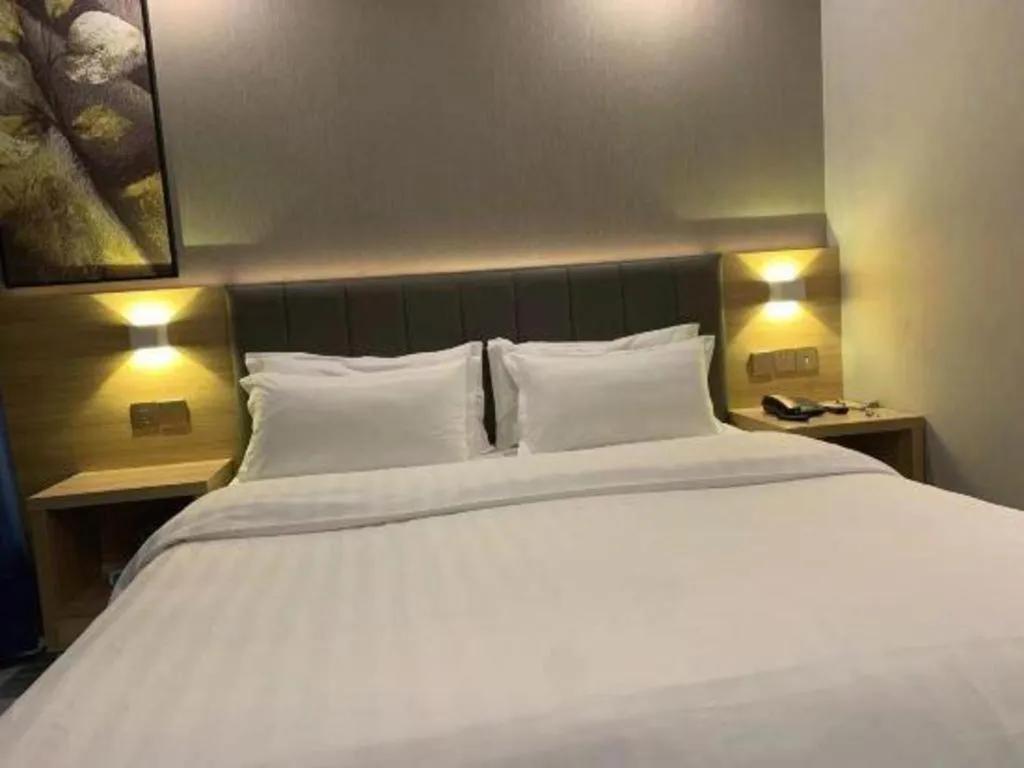 Bed in 7 Days Premium Hotel Hangzhou West lake Hubin