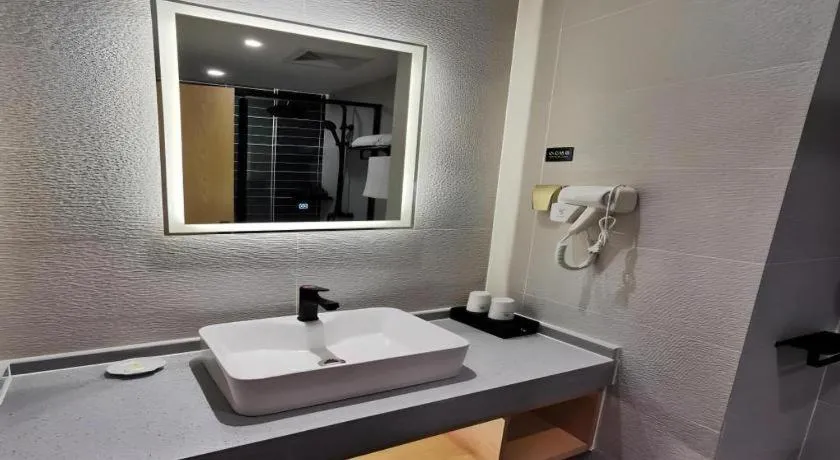 GreenTree Inn Express Fuzhou Le'an County Government Sijiu Square