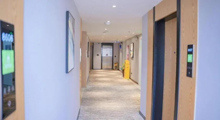 GreenTree Inn Express Fuzhou Le'an County Government Sijiu Square