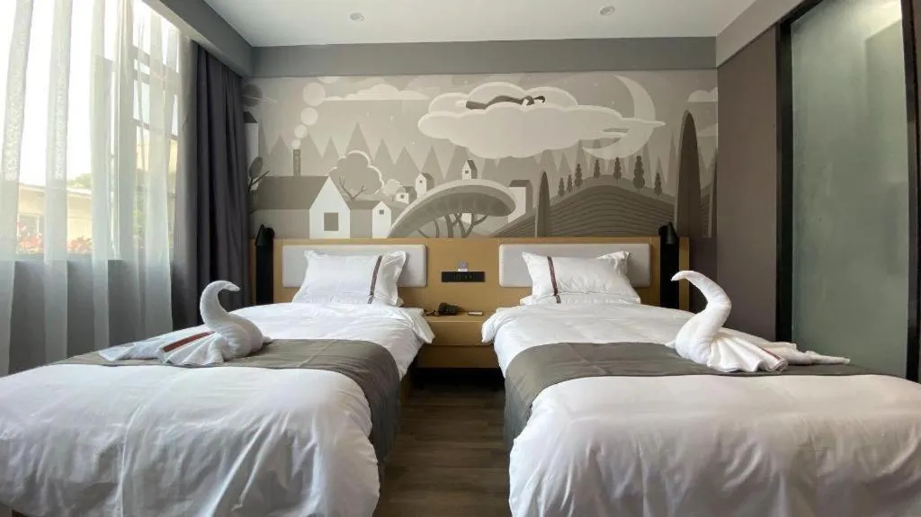 Bed in Thank Inn Hotel Zhejiang Ningbo Haishu Yinzhou Avenue Metro Station