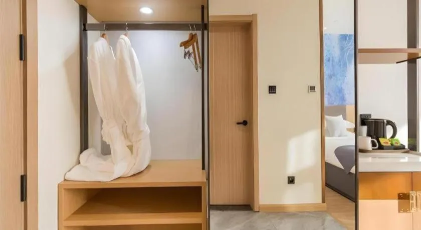 Bed in GreenTree Eastern Hotel Tianjin Dongli Development Zone Xinli Metro Station