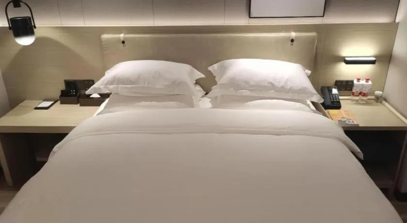 Bed in VX Hotel Hubei Wuhan Hongshan District 1st Guanggu Road