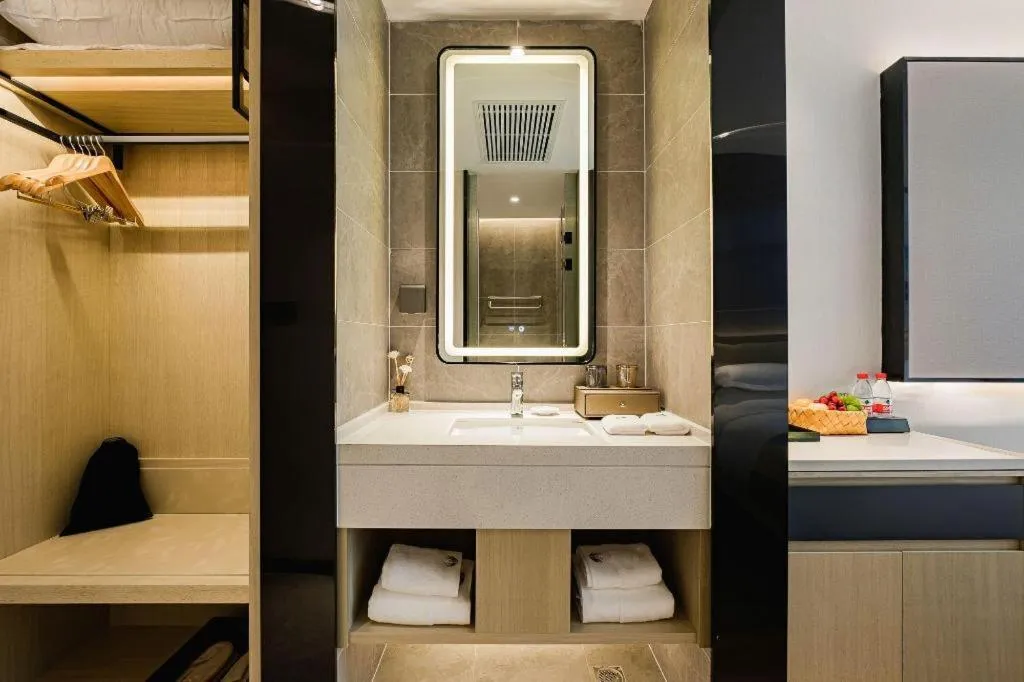 VX Hotel Hubei Wuhan Hongshan District 1st Guanggu Road