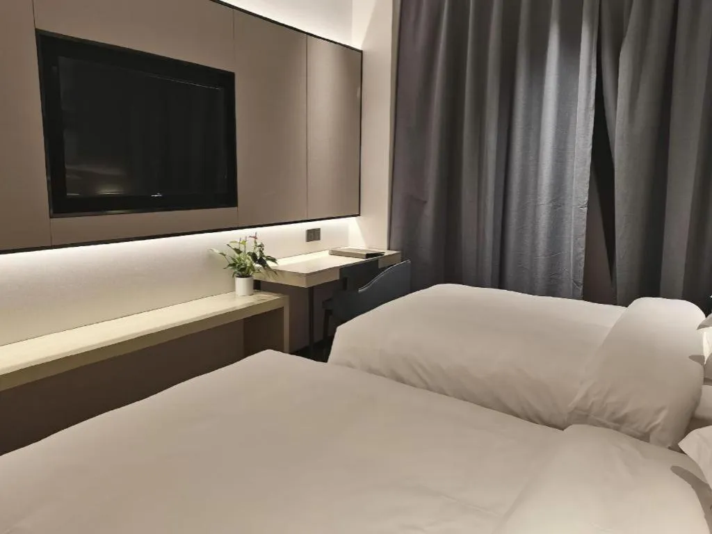 Bed in VX Hotel Hubei Wuhan Hongshan District 1st Guanggu Road