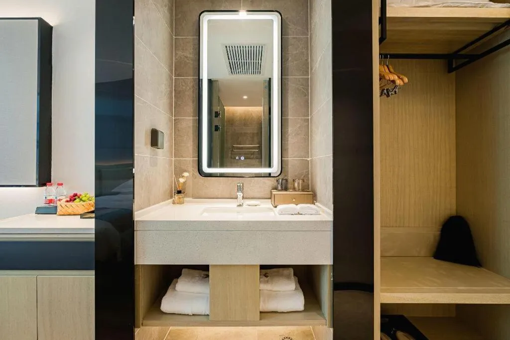 VX Hotel Hubei Wuhan Hongshan District 1st Guanggu Road