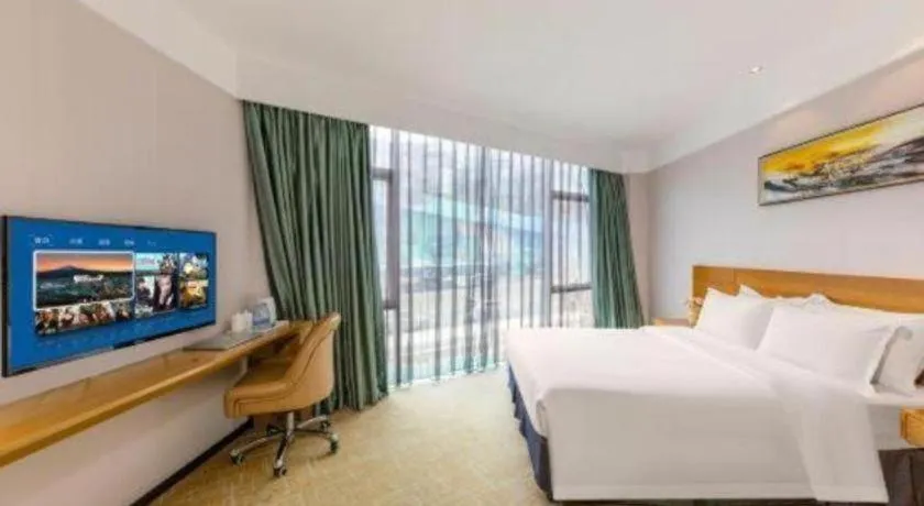 Bed in GreenTree Alliance Hotel Shenzhen Yantian District Dameisha