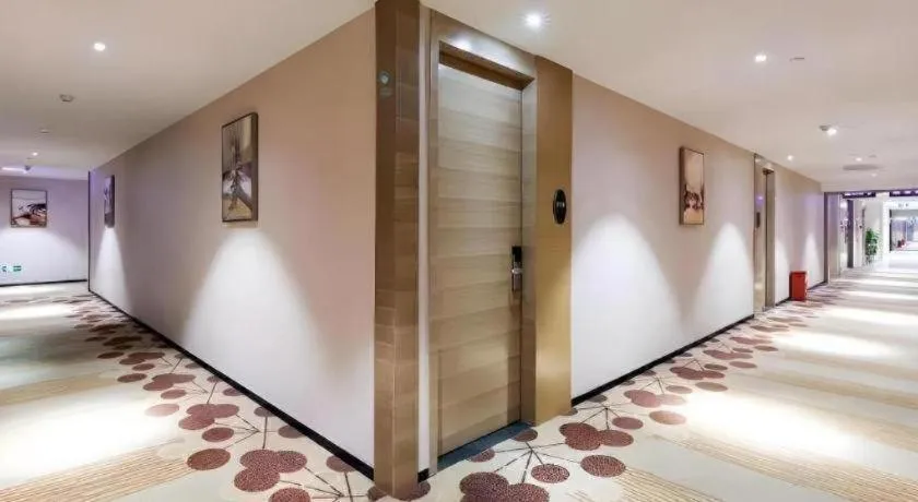 Bed in GreenTree Alliance Hotel Shenzhen Yantian District Dameisha