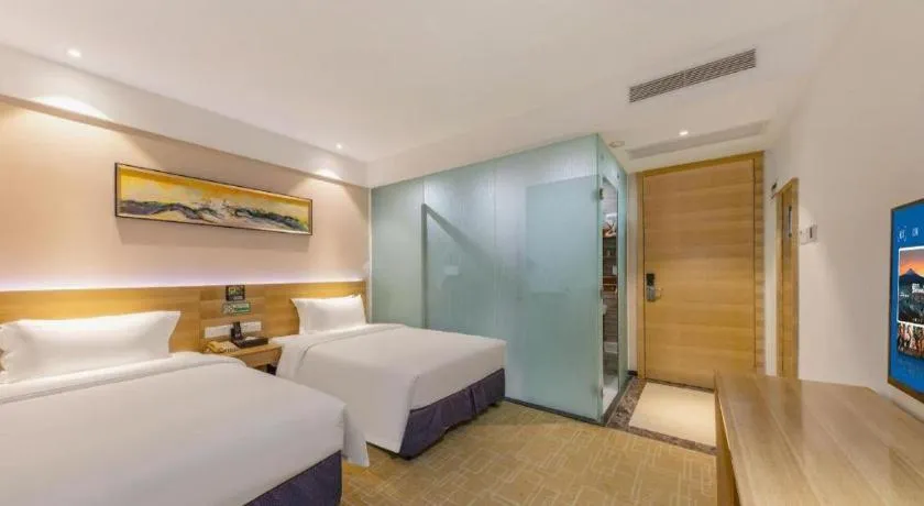 Bed in GreenTree Alliance Hotel Shenzhen Yantian District Dameisha