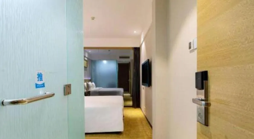 Bed in GreenTree Alliance Hotel Shenzhen Yantian District Dameisha