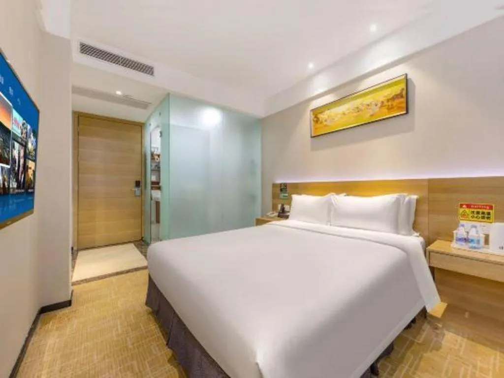 Bed in GreenTree Alliance Hotel Shenzhen Yantian District Dameisha