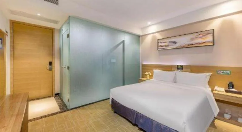 Bed in GreenTree Alliance Hotel Shenzhen Yantian District Dameisha
