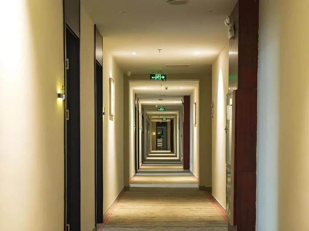 GreenTree Inn Express Suzhou Luzhi Ancient Town Scenic Area Xiaoshi Road