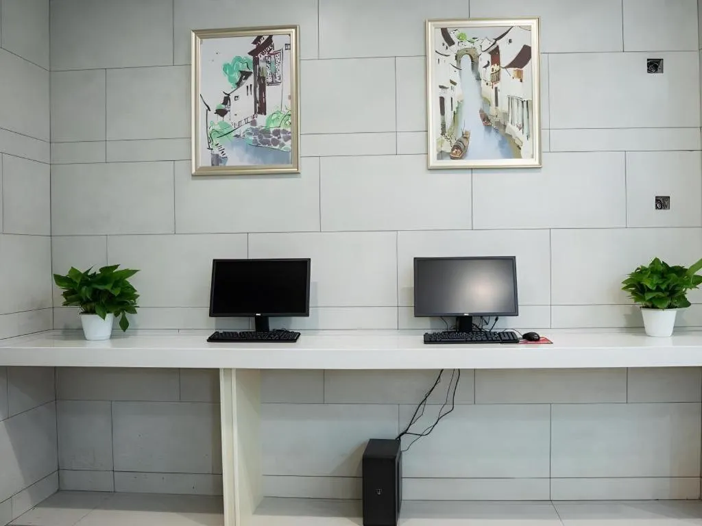 GreenTree Inn Express Suzhou Luzhi Ancient Town Scenic Area Xiaoshi Road