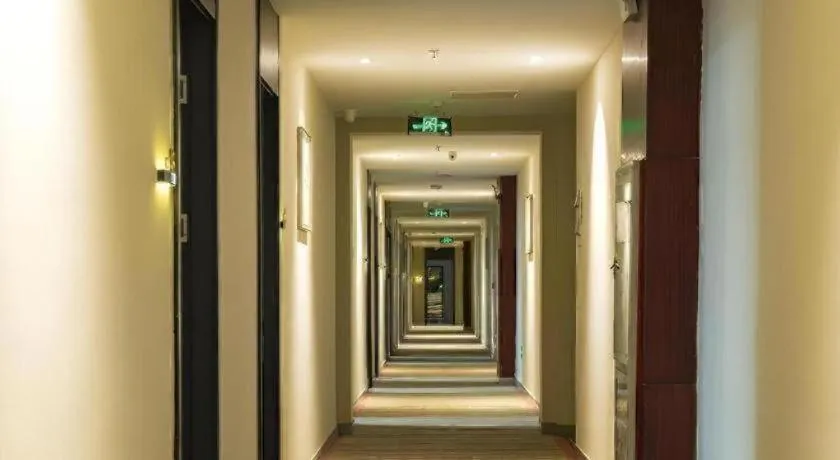 GreenTree Inn Express Suzhou Luzhi Ancient Town Scenic Area Xiaoshi Road