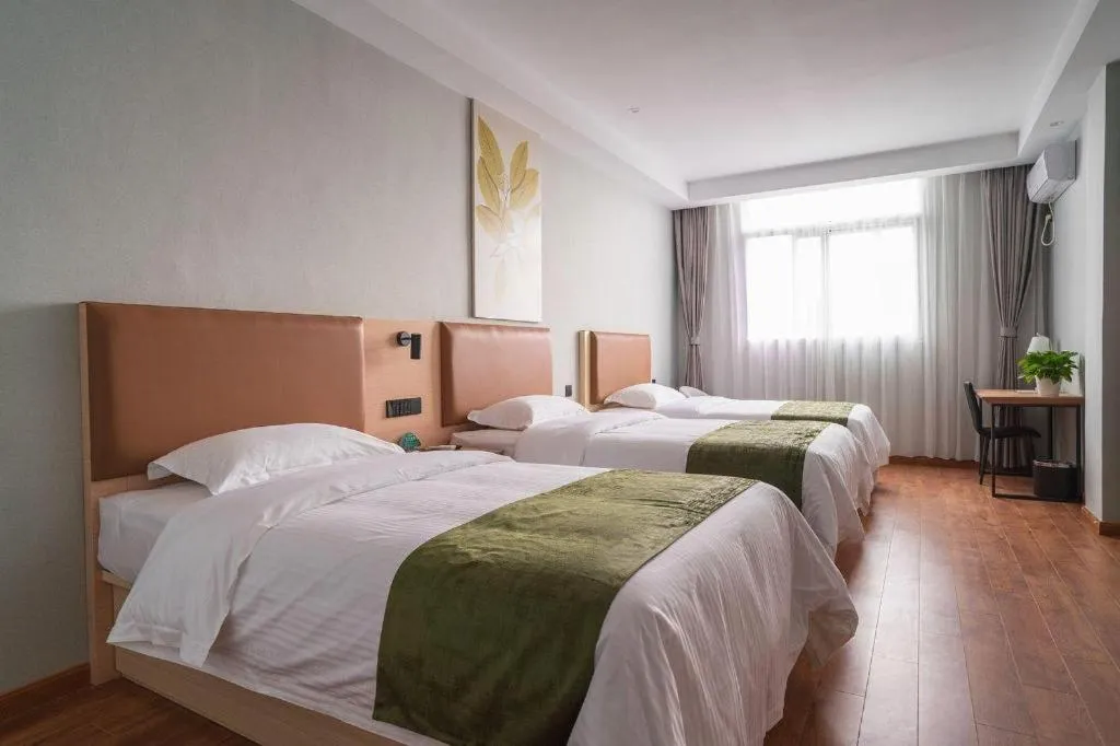 Bed in GreenTree Inn Express Suzhou Luzhi Ancient Town Scenic Area Xiaoshi Road