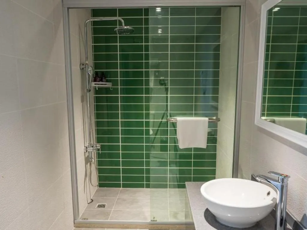 GreenTree Inn Express Suzhou Luzhi Ancient Town Scenic Area Xiaoshi Road