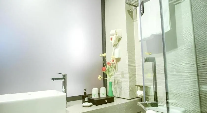 GreenTree Inn Express Hainan Haikou Haixiu Zhong Road