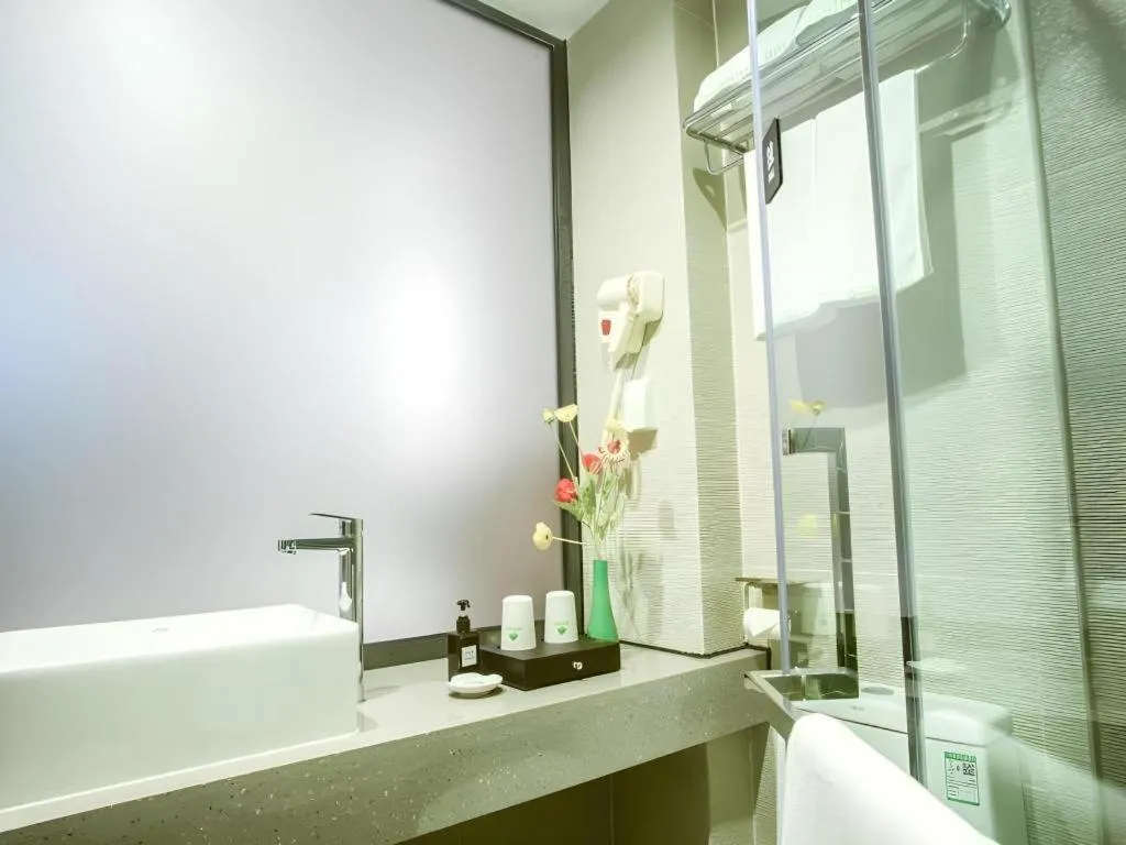 GreenTree Inn Express Hainan Haikou Haixiu Zhong Road