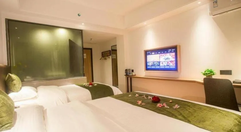Bed in GreenTree Inn Express Hainan Haikou Haixiu Zhong Road