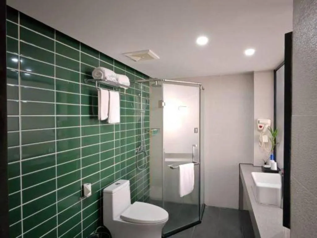 GreenTree Inn Express Hainan Haikou Haixiu Zhong Road