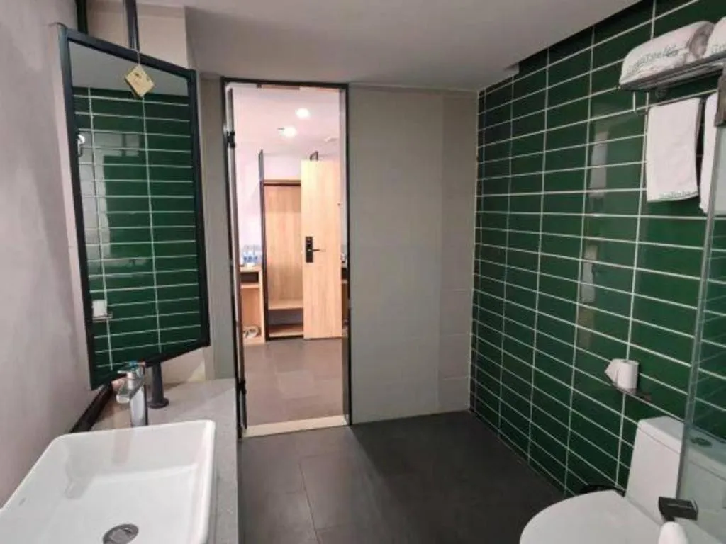 GreenTree Inn Express Hainan Haikou Haixiu Zhong Road