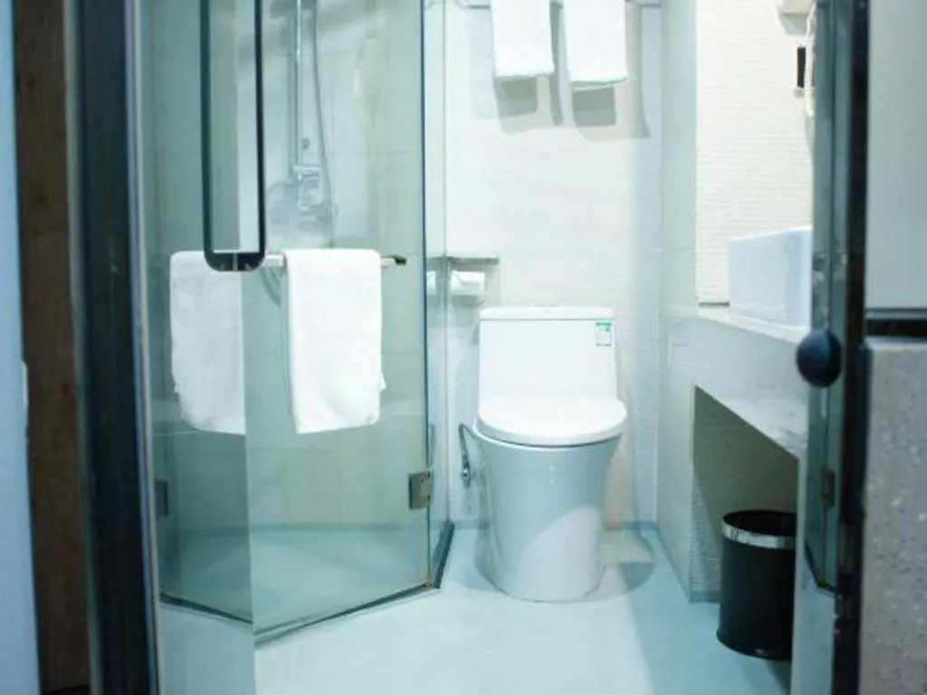 GreenTree Inn Express Hainan Haikou Haixiu Zhong Road