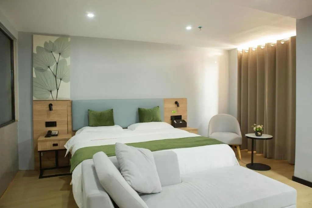 Bed in GreenTree Inn Express Hainan Haikou Haixiu Zhong Road
