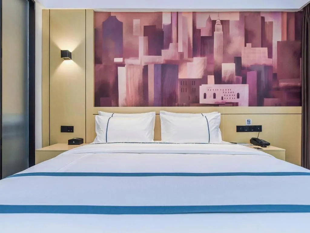 Bed in City Comfort Inn Chongqing Pengshui Yujing Jiangshan