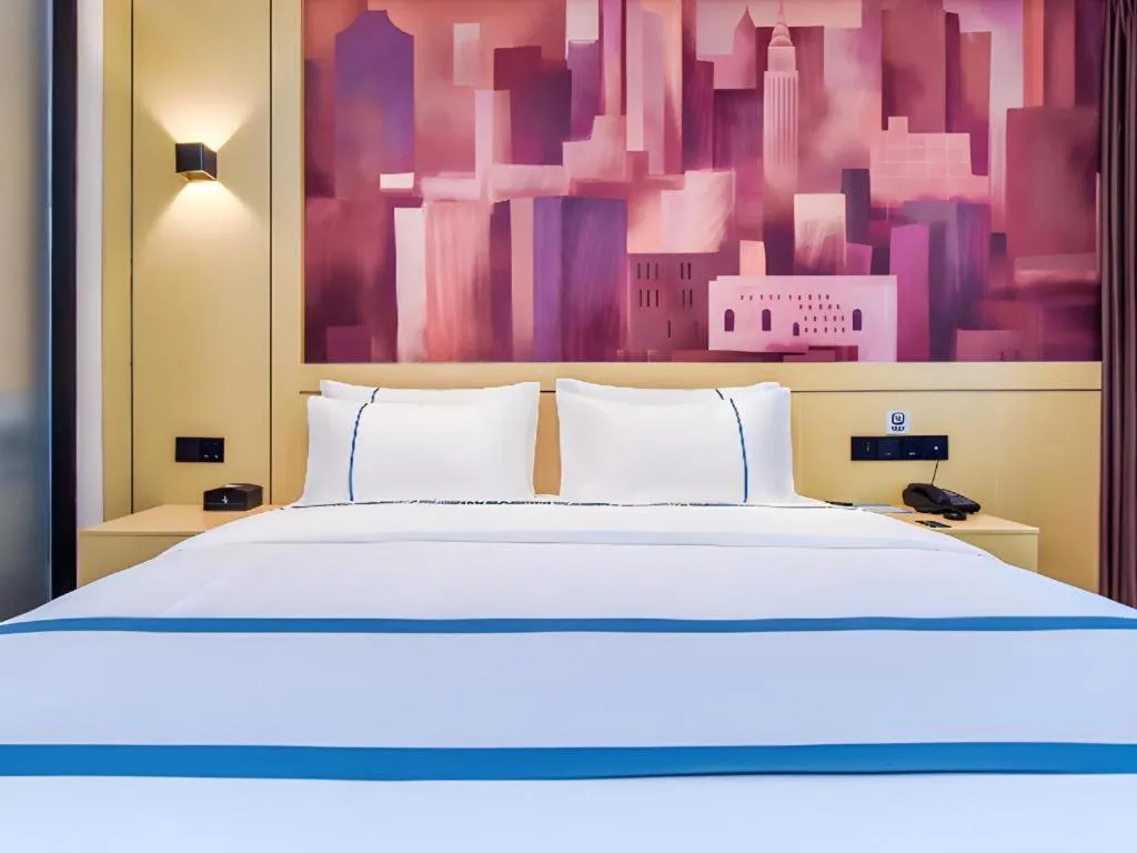 Bed in City Comfort Inn Chongqing Pengshui Yujing Jiangshan