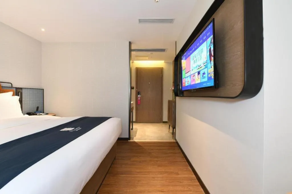Bed in Echarm Hotel Guangzhou Tiyu West Raod Metro Station