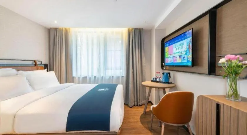 Bed in Echarm Hotel Guangzhou Tiyu West Raod Metro Station