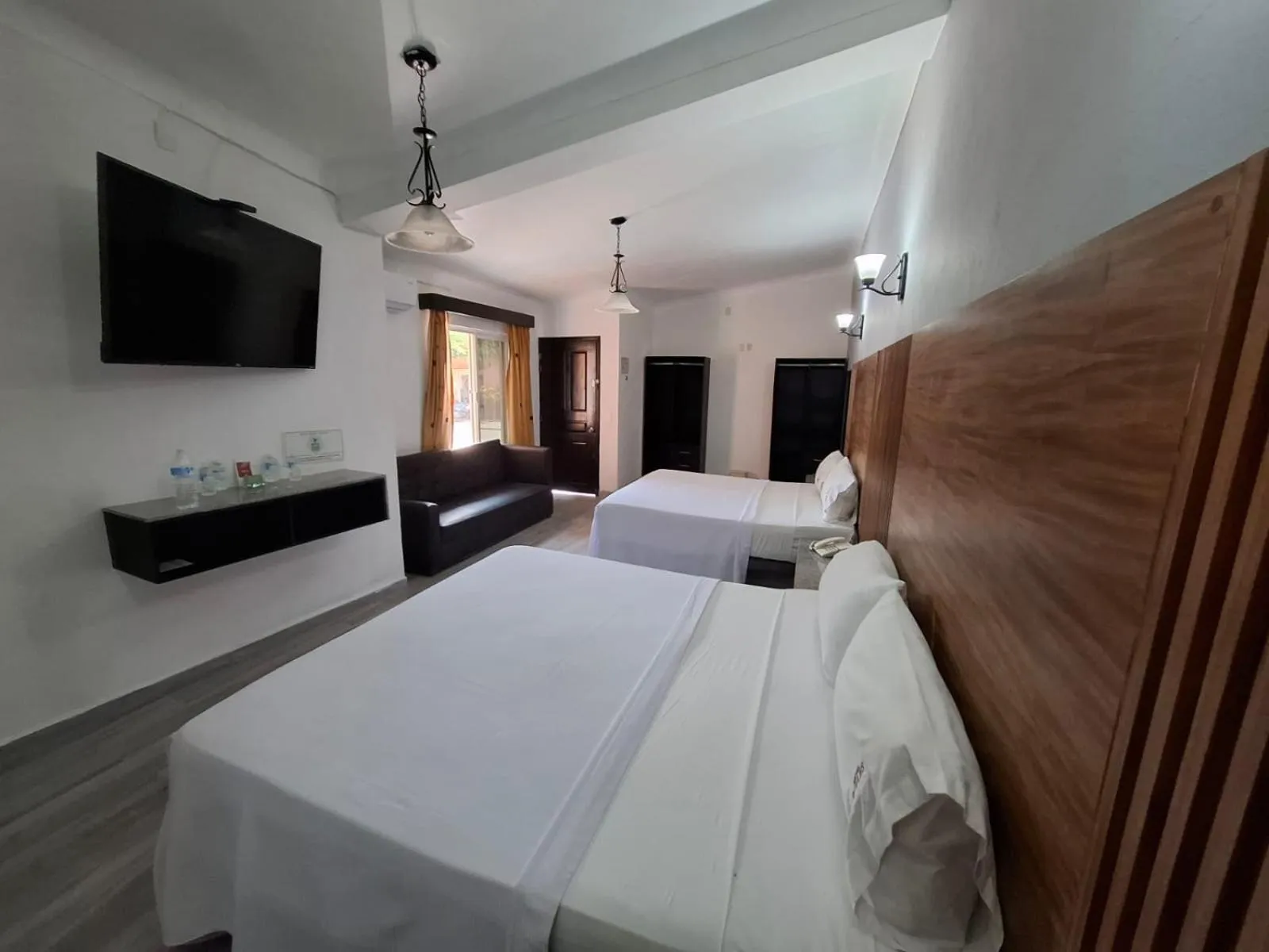 Bed in Hotel Aquiles