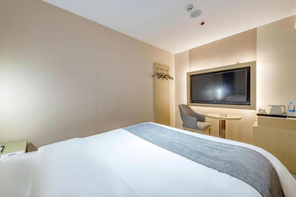 Bed in Lavande Hotel Shenzhen East Gate Wanxiang City Guomao Metro Statipn