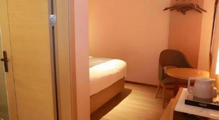 Bed in Lavande Hotel Shenzhen East Gate Wanxiang City Guomao Metro Statipn