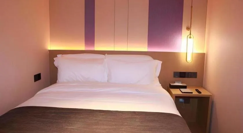Bed in Lavande Hotel Shenzhen East Gate Wanxiang City Guomao Metro Statipn
